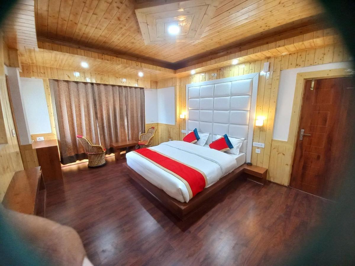 Humble Holiday Inn Kufri Simla Kültér fotó