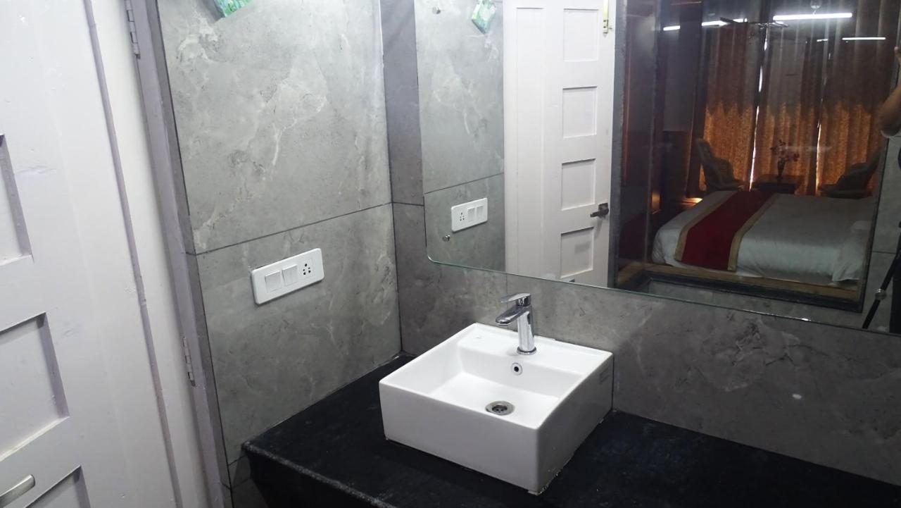 Humble Holiday Inn Kufri Simla Kültér fotó