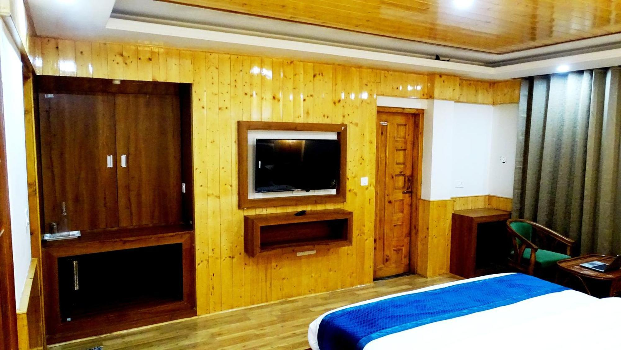Humble Holiday Inn Kufri Simla Kültér fotó